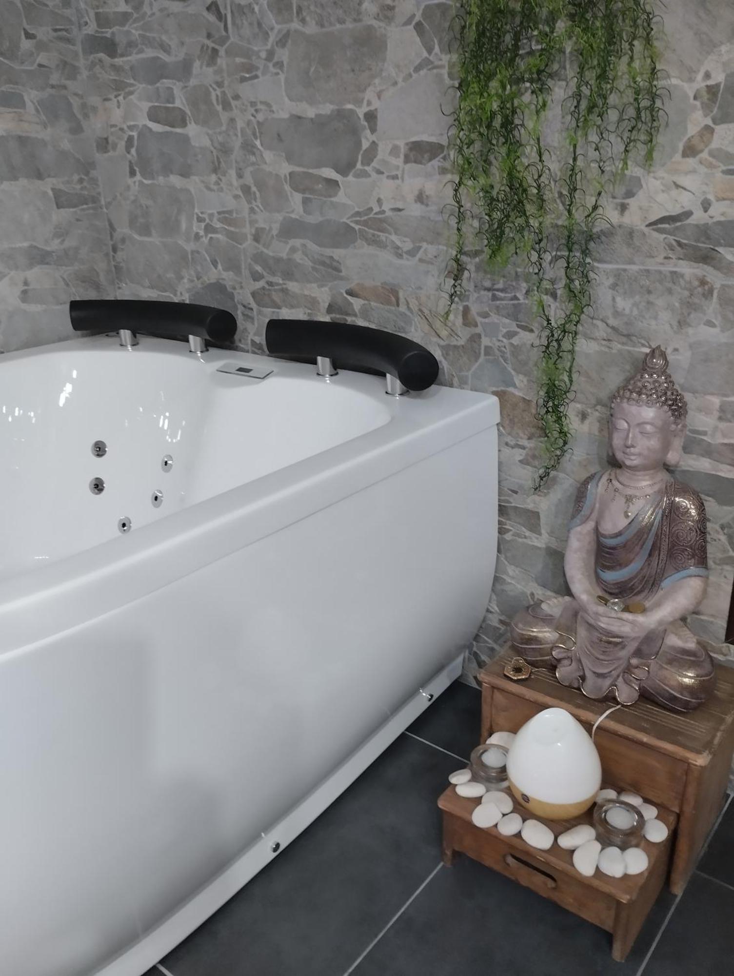 Estudio Jacuzzi Luz De Jerez Jerez de la Frontera Ngoại thất bức ảnh